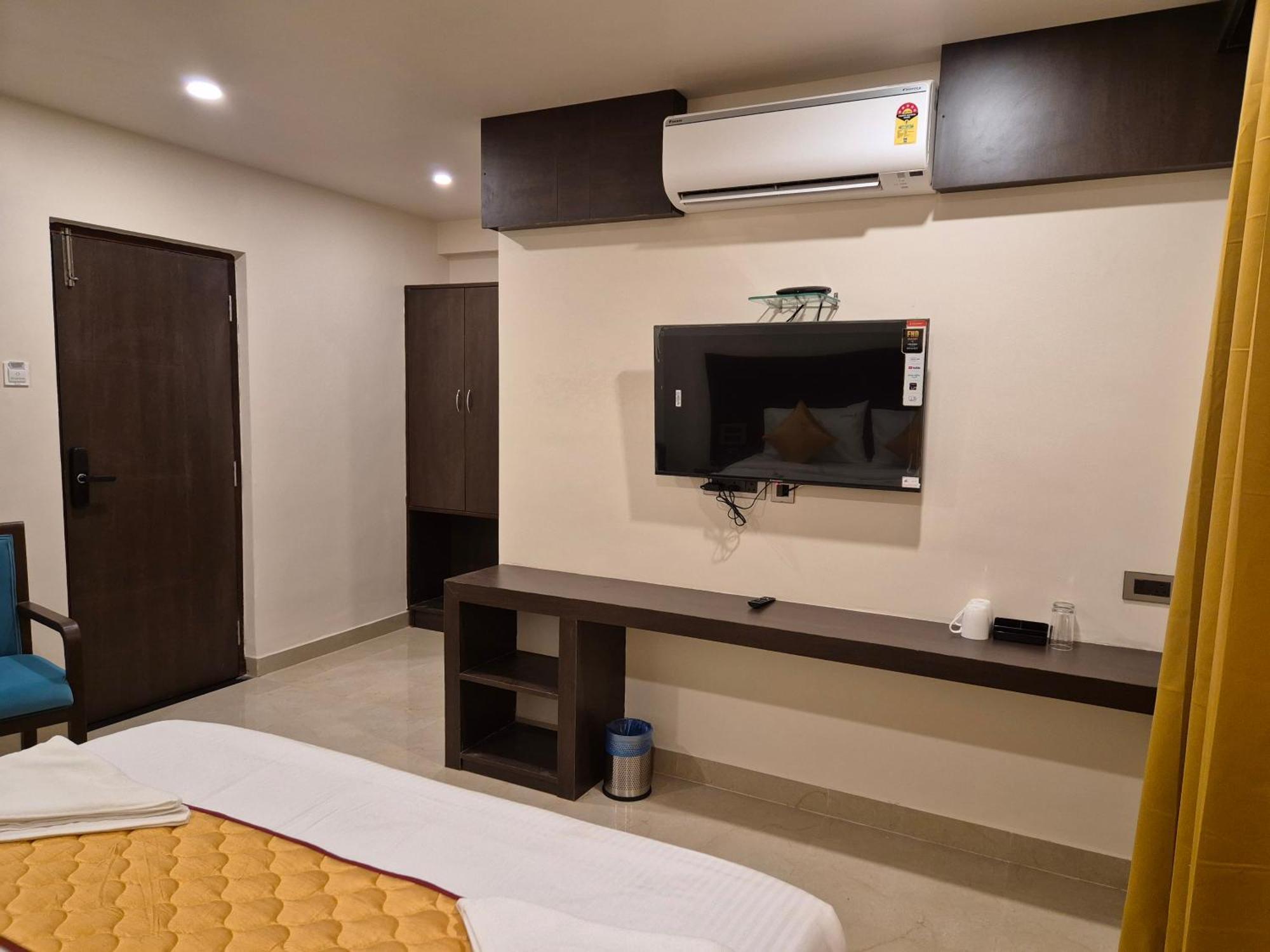 Hotel Janas Τιρουπάτι Εξωτερικό φωτογραφία
